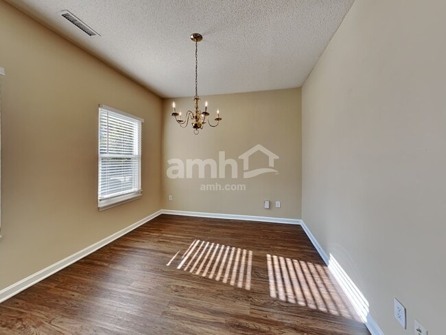 Photo - 5509 Cumberland Plain Dr