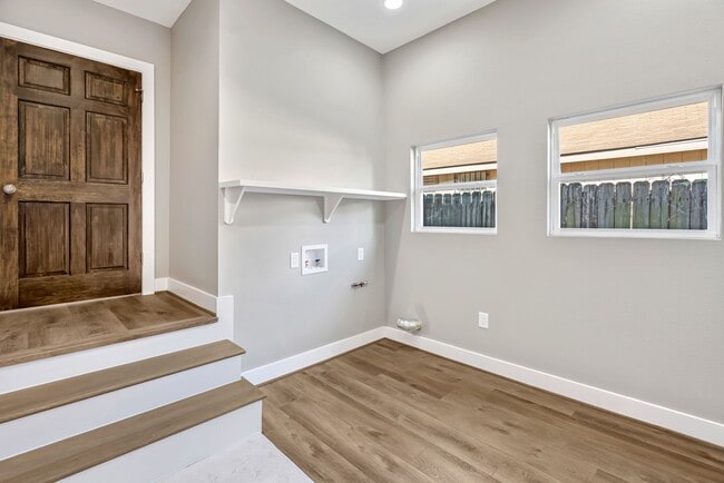 Photo - 430 Hutcheson St