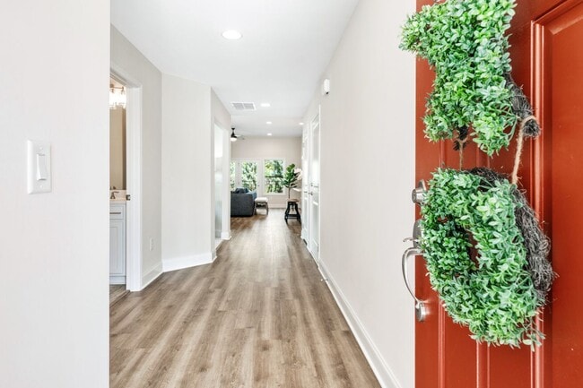 Photo - 7 Hickory Br