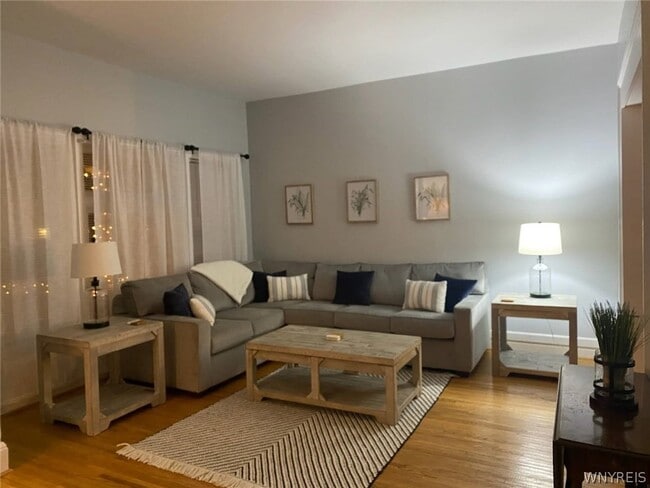 Photo - 176 St James Pl