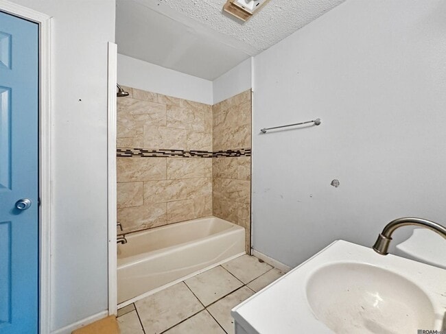 Photo - 5156 Linden St