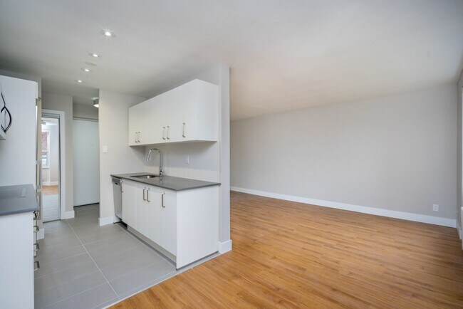 Photo - 25 Eccleston Dr Unit 102