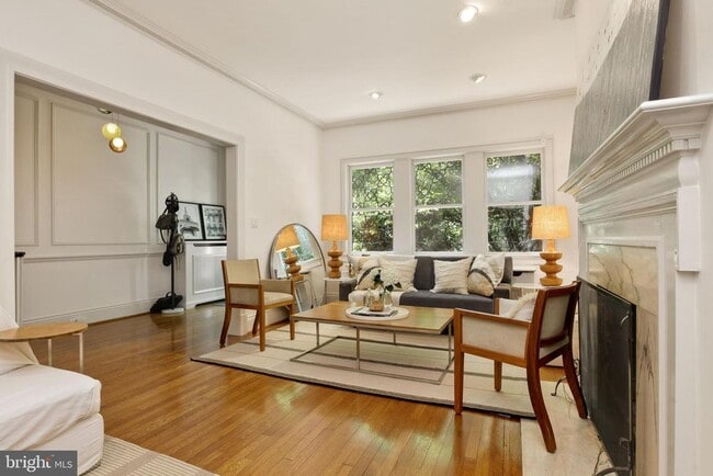 Photo - 2023 Belmont Rd NW