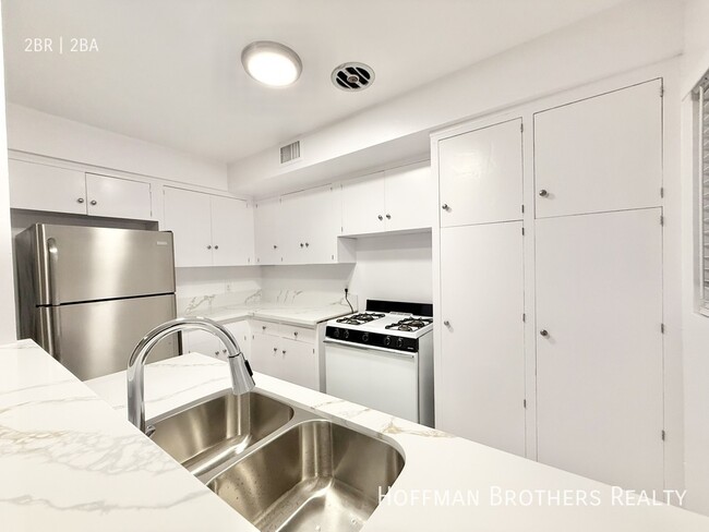 Photo - 337 S Elm Dr Unit 3