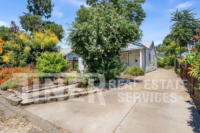 Photo - 1436 Carrie St
