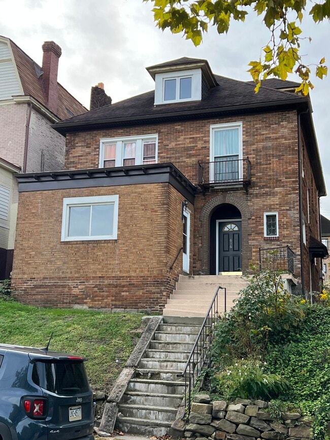 Building Photo - 616 E 12th Ave Unit 1