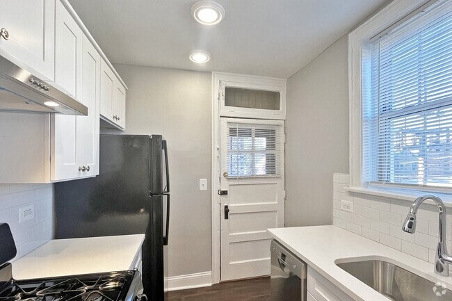 Building Photo - 618-632 S. Austin Blvd. Rental