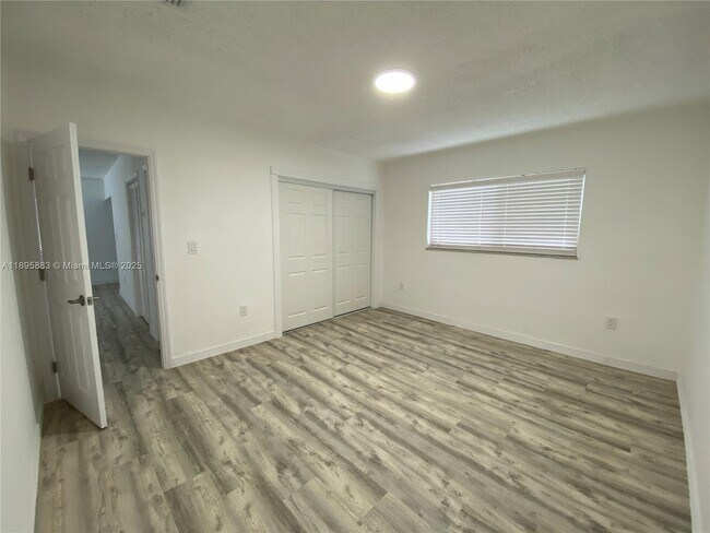 Photo - 44 NW 44th St Unidad 44