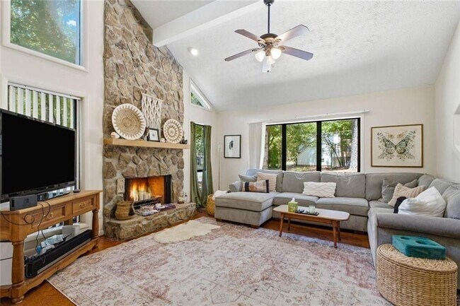Photo - 505 Summerhill Pl