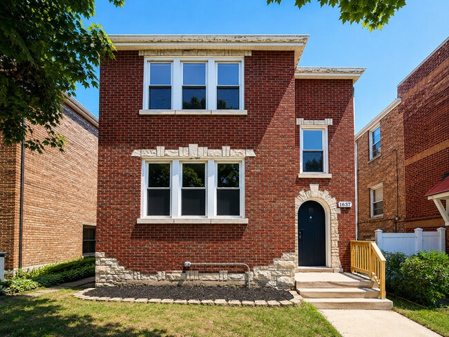 Building Photo - 1637 Elmwood Ave Unit 2