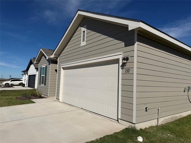 Photo - 132 Rother Pl