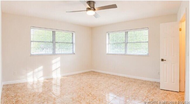 Photo - 5112 Hollywood Blvd Unit 3