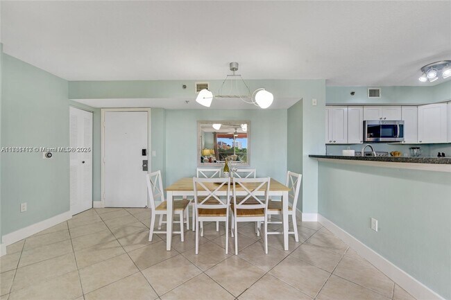 Photo - 19501 E Country Club Dr Unit 9503