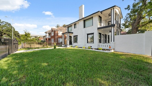 Photo - One of a Kind Luxury Home Close to Downtow...