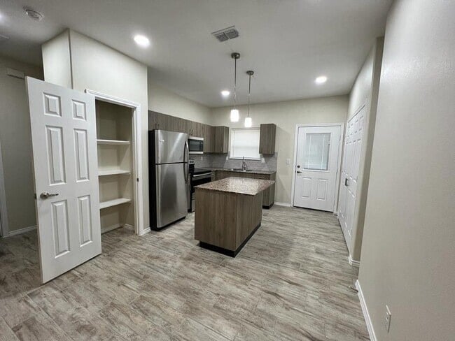 Photo - 5101 N Hiawatha Dr Unidad 4