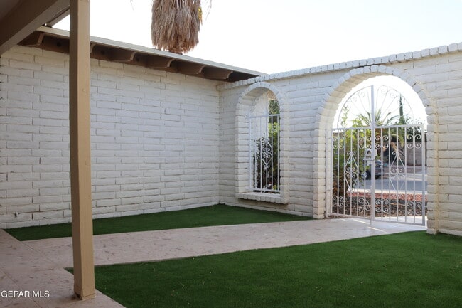 Photo - 6704 La Cadena Dr