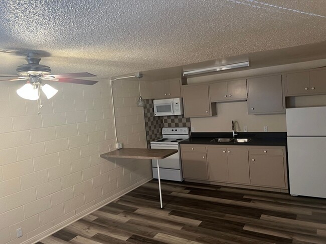 Photo - 1 Bedroom 1 Bath In Central Las Vegas