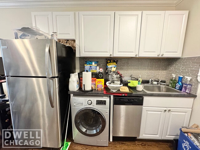 Photo - 2541 N Seminary Ave Unit 1