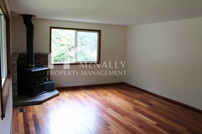 Photo - Freshly Updated 4BR Home w/ Finished Basement, New Appliances & RV/Boat Parking