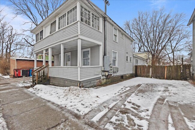 Photo - 43-47 Willow St Unit 43 Willow St - Available Now