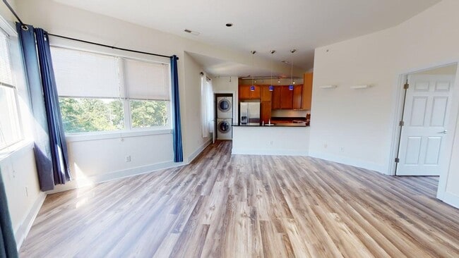 Building Photo - Main Street Corridor Available July 1