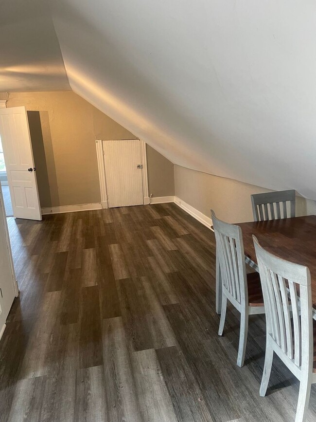 Photo - 1328 Chapel St Unit 3rd Floor