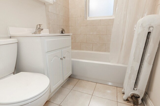 Photo - 512-20 W. Cornelia