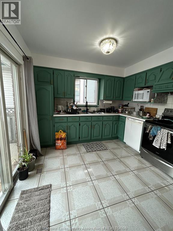 Photo - 8351 Kingston Cres