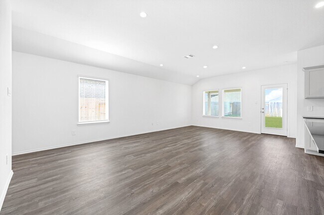 Photo - 40623 Spruce Ln