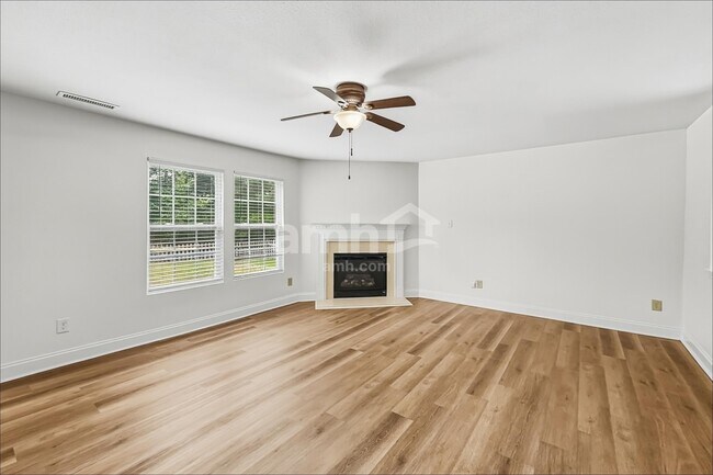 907 Wind Carved Ln