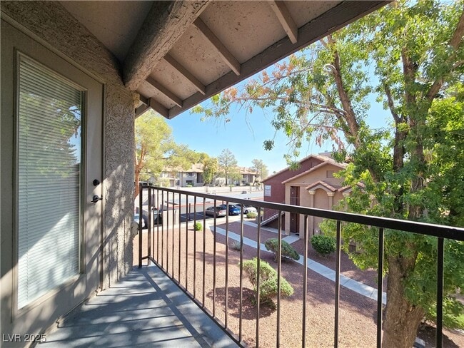 Building Photo - 2750 S Durango Dr Unit 2141