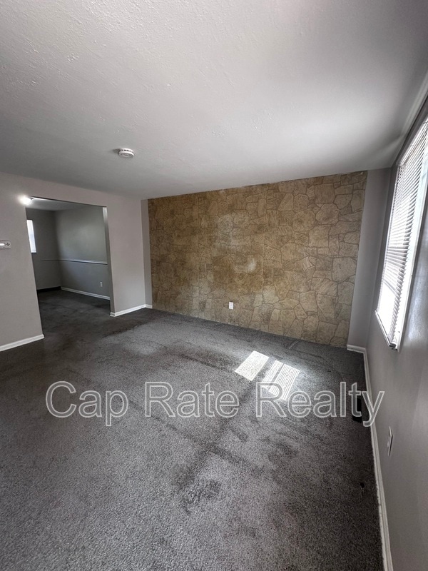 Photo - 1648 Smith Rd