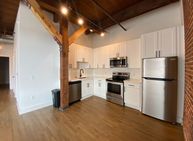 Photo - Lofts At Abrams Fixtures