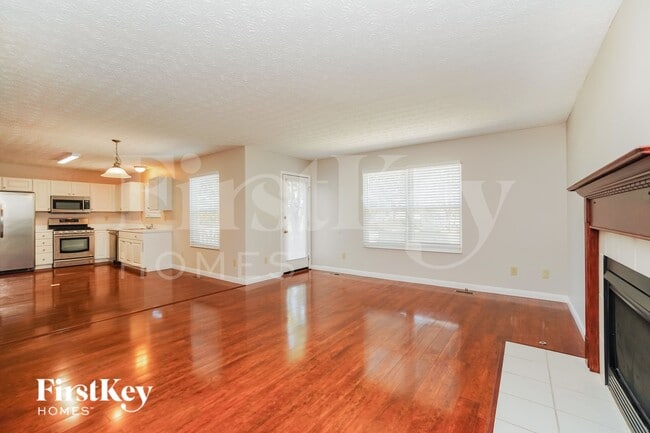 6594 Danbury Dr