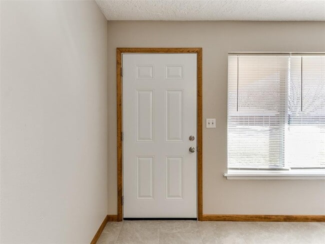 Photo - 214 Thompson Dr