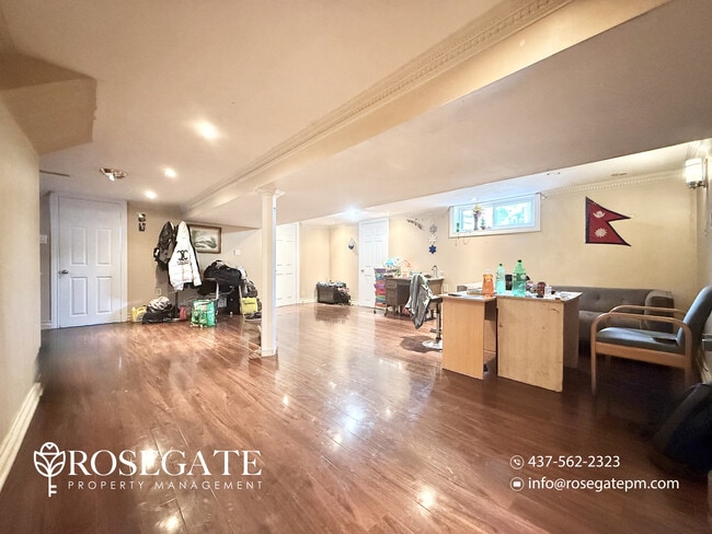 Photo - All-Inclusive 2-Bedroom Basement Apartment with Internet – Scarborough Unité 2