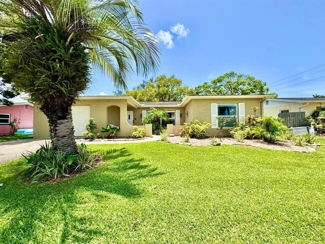 Building Photo - 8134 Winthrop Dr