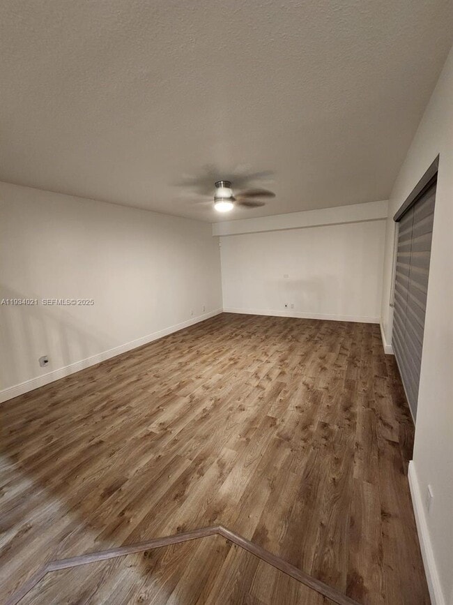 Photo - 9977 NW 7th St