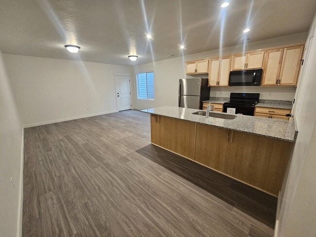 Photo - 895 E Antelope Dr
