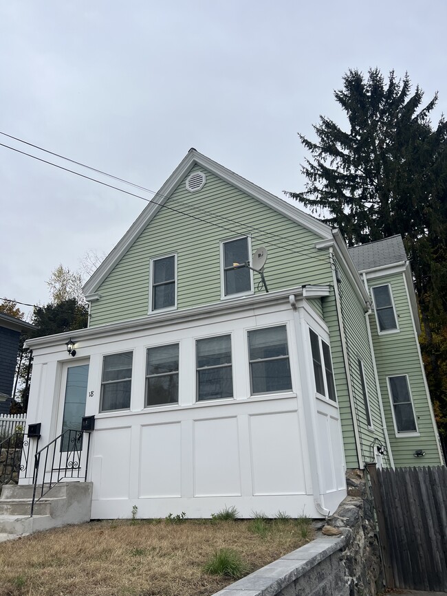 Building Photo - 18 Marion St Unit 1