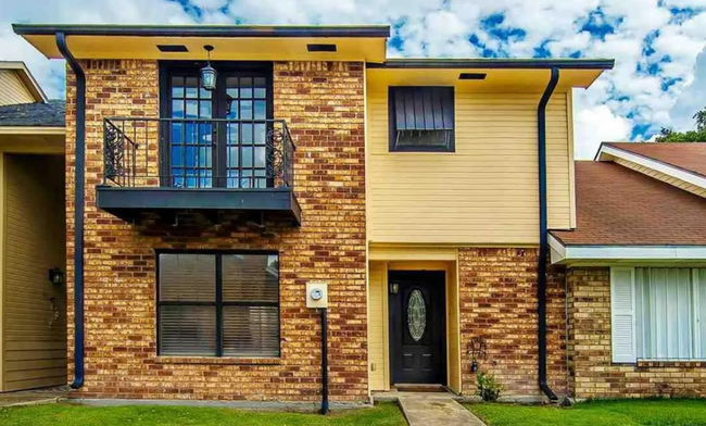 Gorgeous 2 bedroom 2.5 bath townhouse - Gorgeous 2 bedroom 2.5 bath townhouse