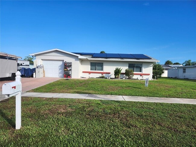 Building Photo - 2441 Beacon Dr
