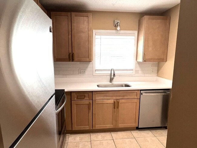 Photo - 872 Baltimore Pl SW