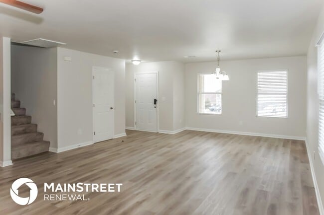 Photo - 174 Ranier St