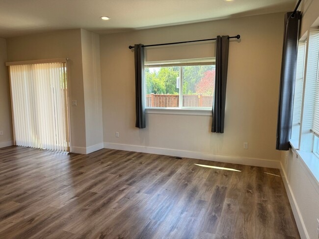 Photo - Newer 3 bedroom, 2.5 bath duplex in desirable neighborhood!