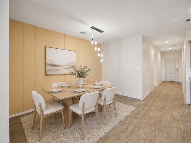 Photo - 1279 Thornbird Trl