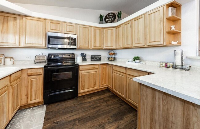 Photo - Spacious 5-Bedroom Home on 5 Acres with Panoramic Mountain Views & Endless Possibilities