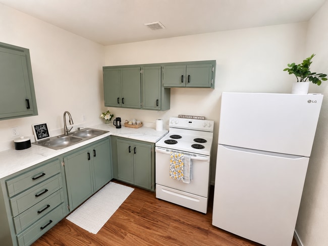 Building Photo - 2 Bedroom Apartment in the Heart of Tacoma Unit 2