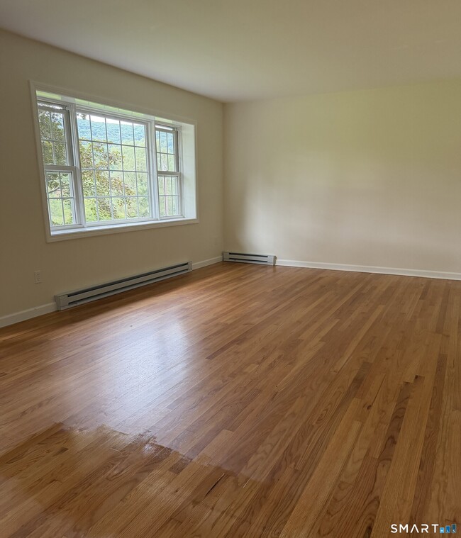 Photo - 211 Kent Hollow Rd