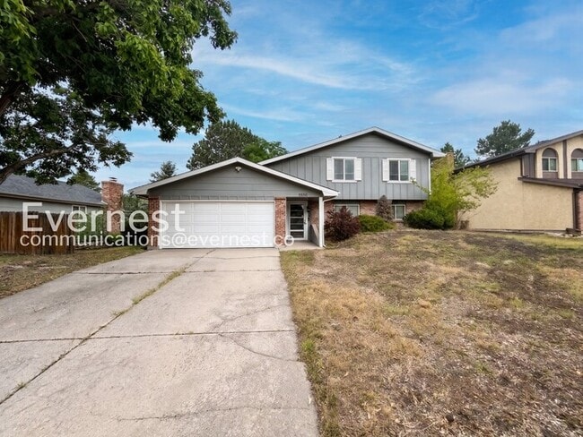 Building Photo - 5550 Lantana Cir
